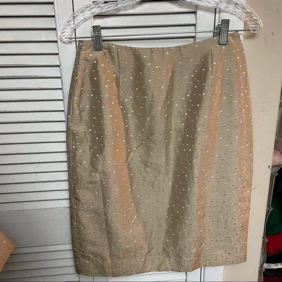 Noviello- Bloom skirt suit - Picture 5 of 6